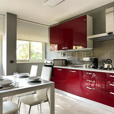Romeur House * Rom