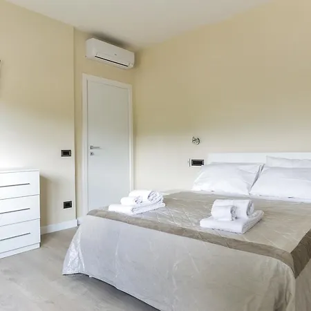 Romeur House *